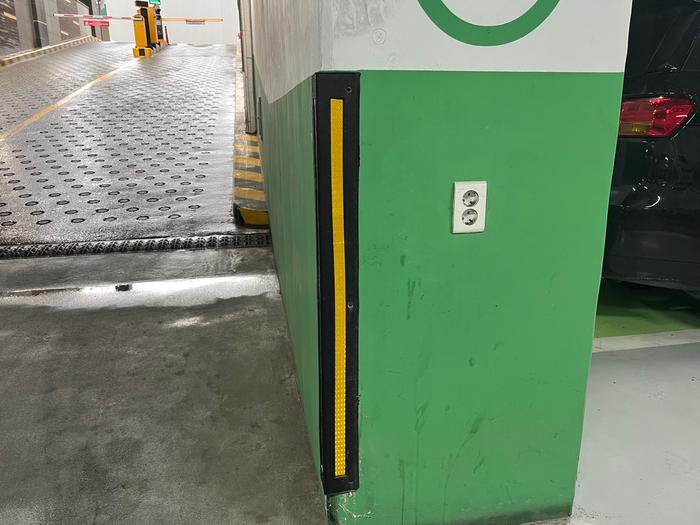 3695294320_bncADYRE_052a9add6ece5eb9230c9da61baf1e88f354ef2e.jpg 이미지크게보기